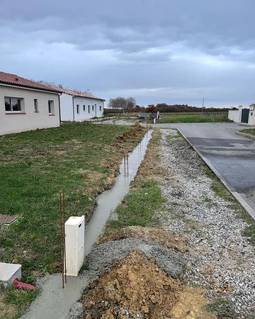 Création d'une fondation pour l'installation de clôtures  à Launac