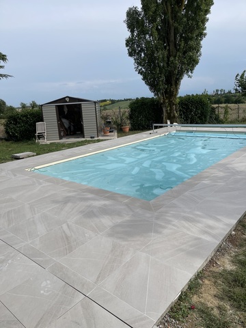 Rénovation complète de terrasse et margelle de piscine à Mongiscard